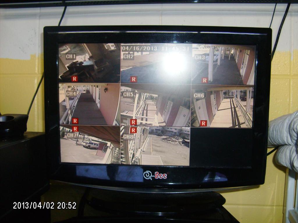 Queensway Court Motel Принс Джордж Екстериор снимка